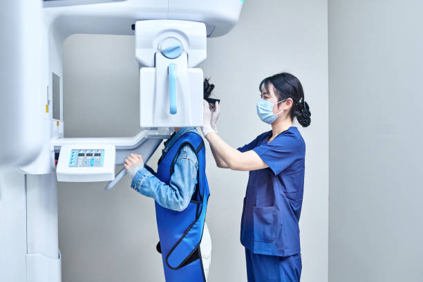 Best Emergency Tooth Extraction in Willow Oak, FL